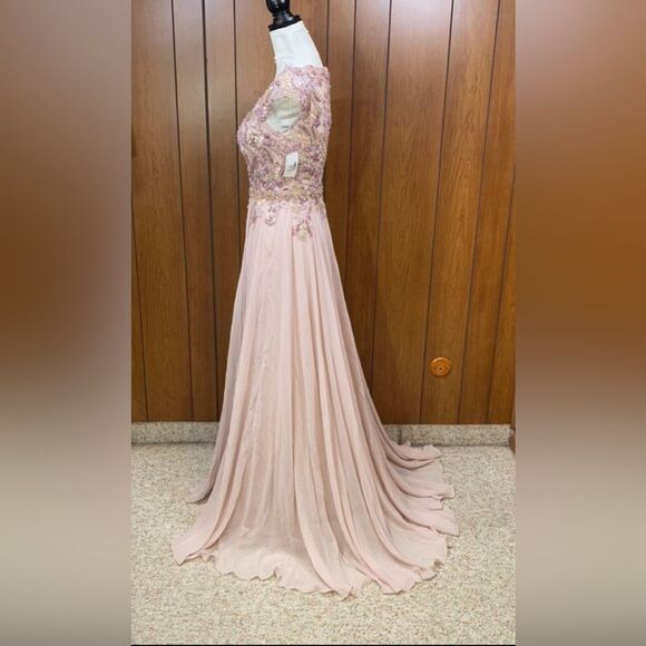 Mac Duggal Embellished Cap-Sleeve Tulle Gown size 6 - Picture 7 of 12